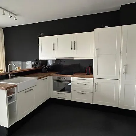 Apartment In Zuid Met Zicht Op De Stroom
