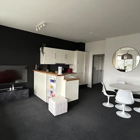 In Zuid Met Zicht Op De Stroom * Antwerp